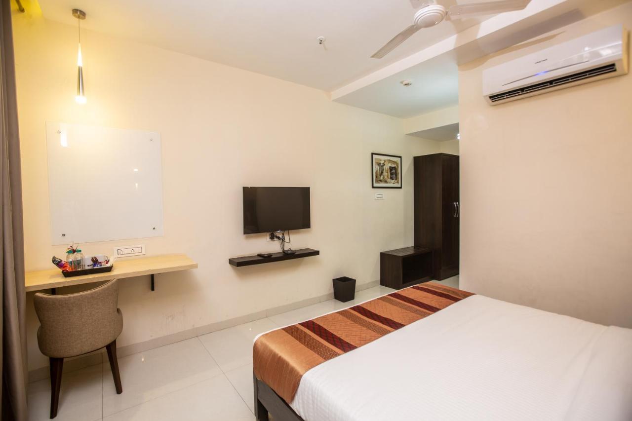 Hotel Singh'S By Wb Inn, Vashi, Nova Bombaim Exterior foto