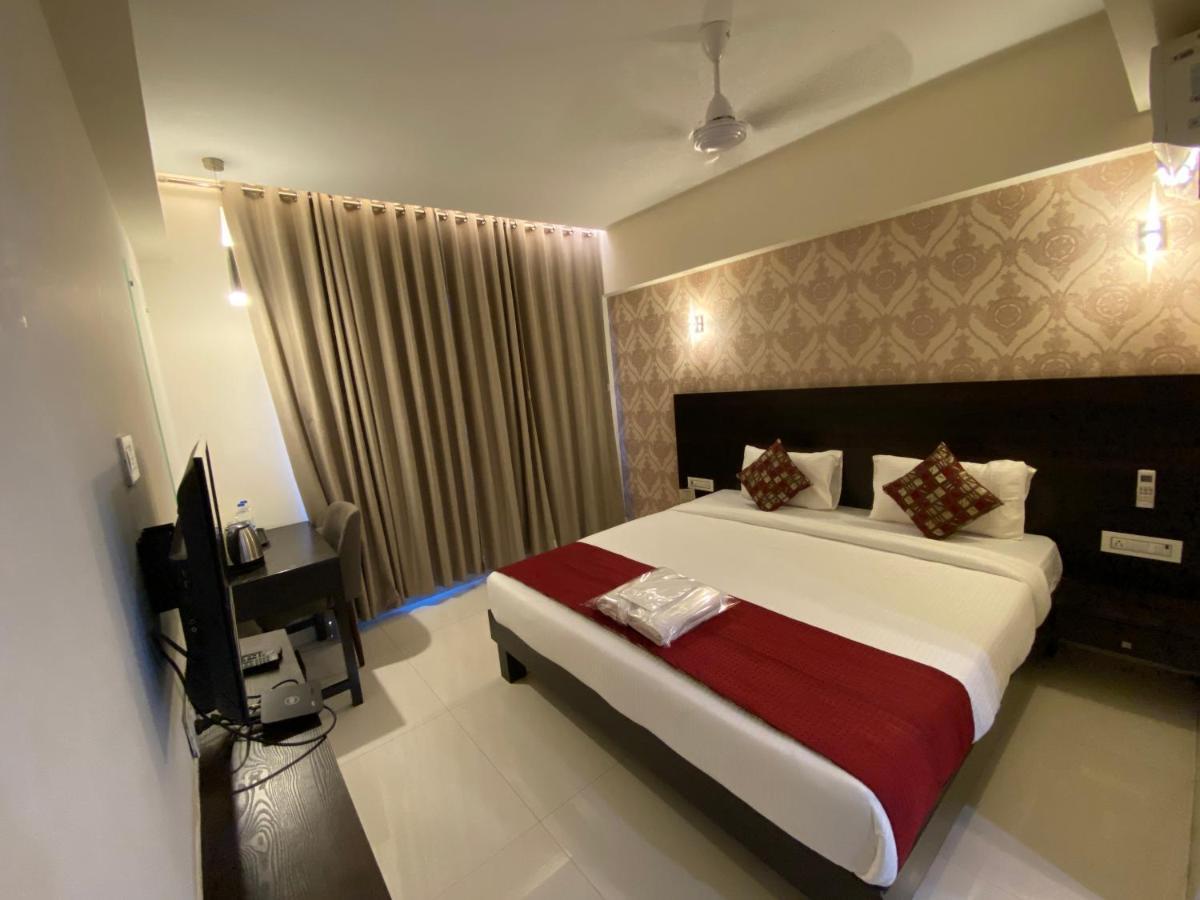 Hotel Singh'S By Wb Inn, Vashi, Nova Bombaim Exterior foto