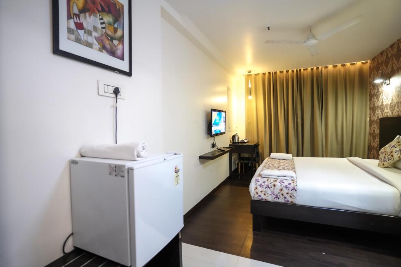 Hotel Singh'S By Wb Inn, Vashi, Nova Bombaim Exterior foto