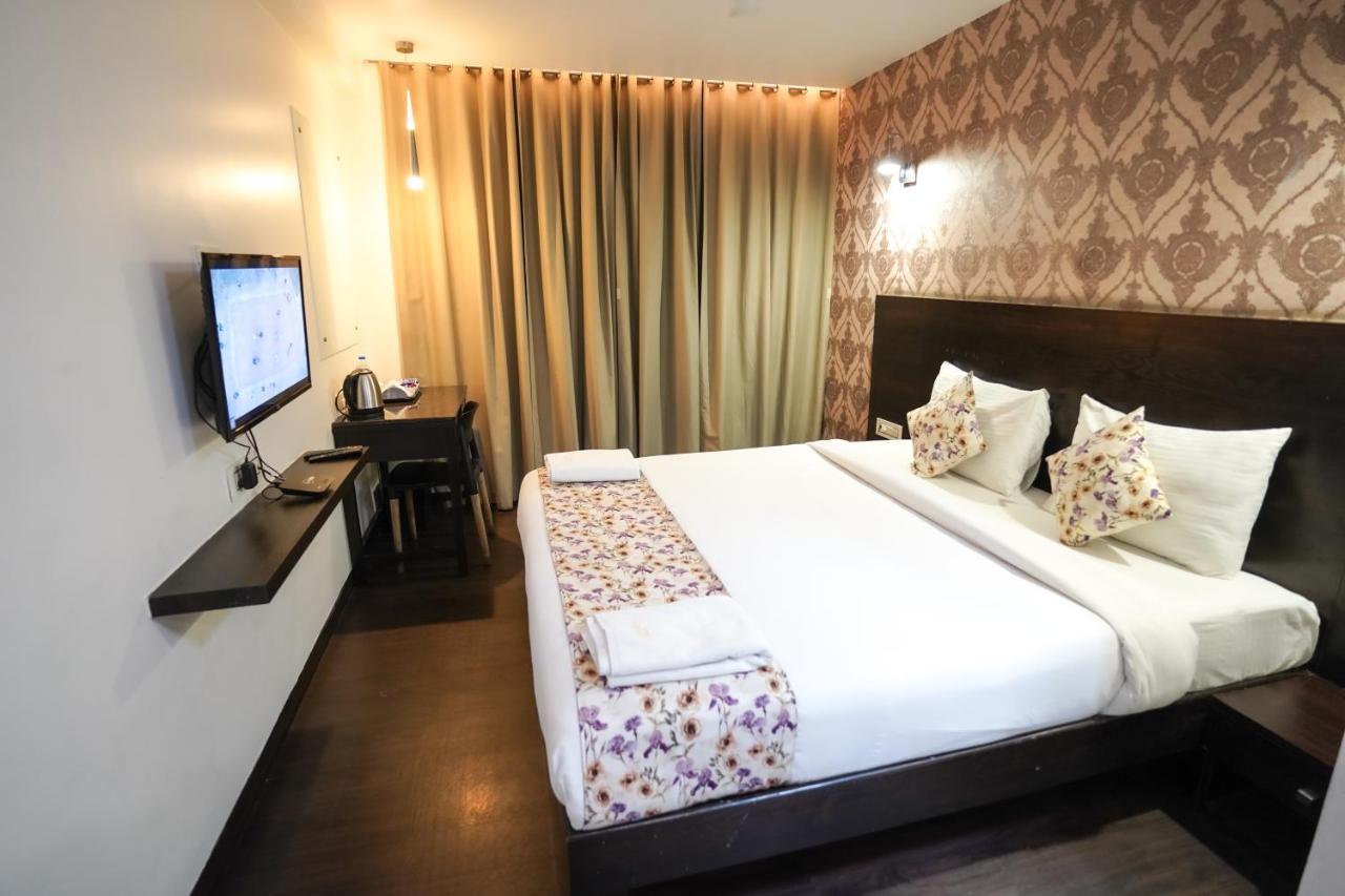 Hotel Singh'S By Wb Inn, Vashi, Nova Bombaim Exterior foto